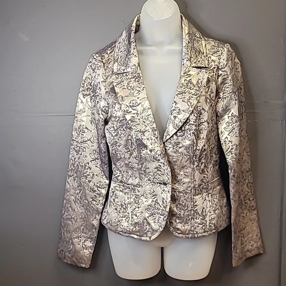 Cach'e - Picture 2 of 5